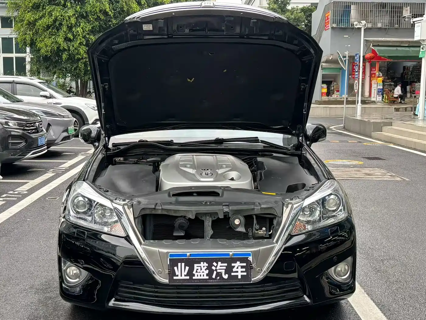 Toyota Crown 2012 2.5L Royal Leather Edition фото 8