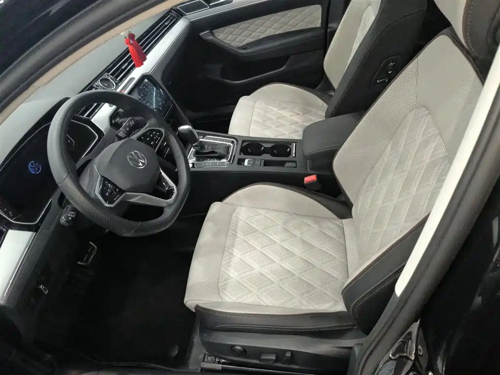 Volkswagen Magotan 2023 Model 2 Million Commemorative Edition 330TSI DSG Luxury фото 7