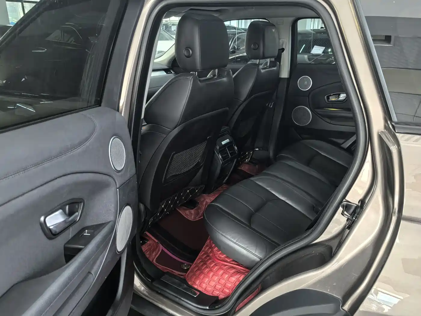 Land Rover Range Rover Evoque 2018 240PS SE Smart Edition фото 8