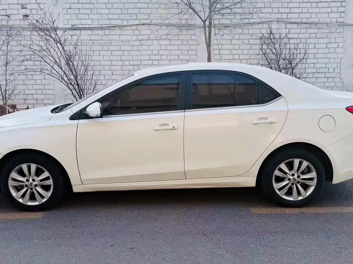 Roewe 360 2015 2015 1.5L Manual Luxury