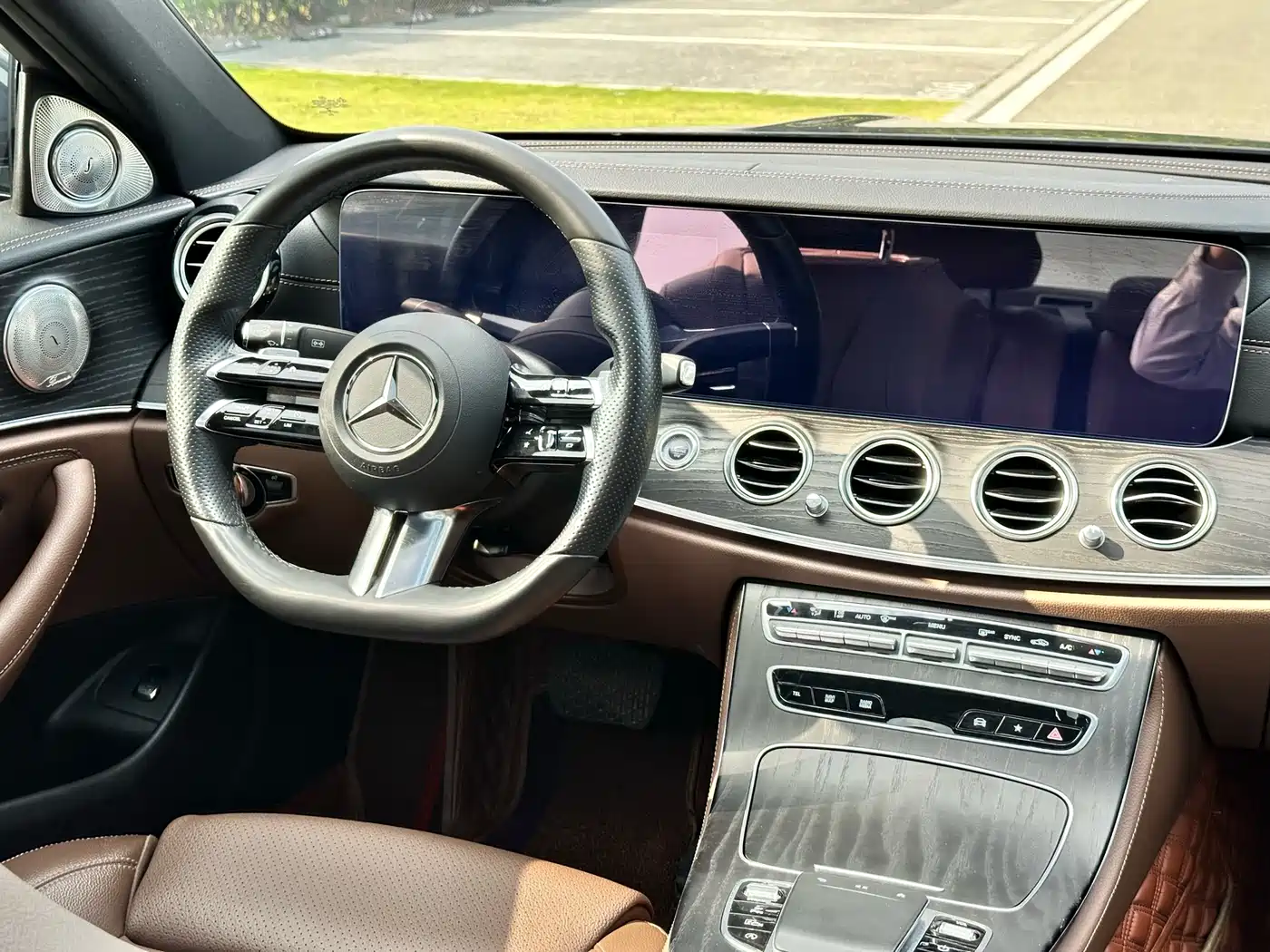 Mercedes-Benz E-Class 2022 E 260 L фото 13