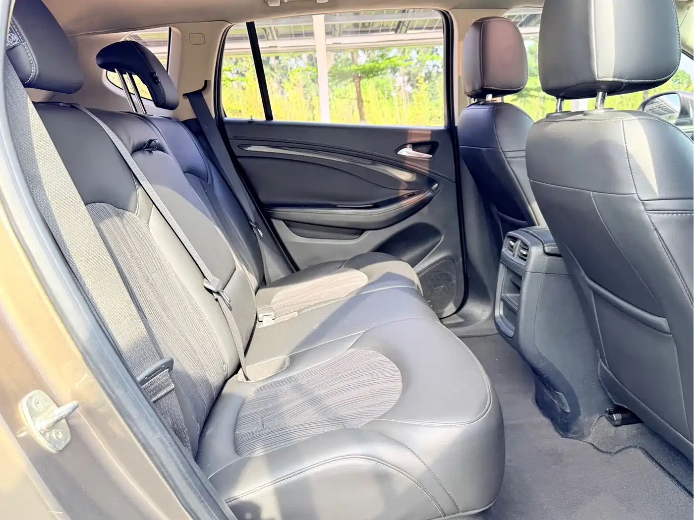 Buick Envision Plus 2016 20T 2WD Leading фото 17