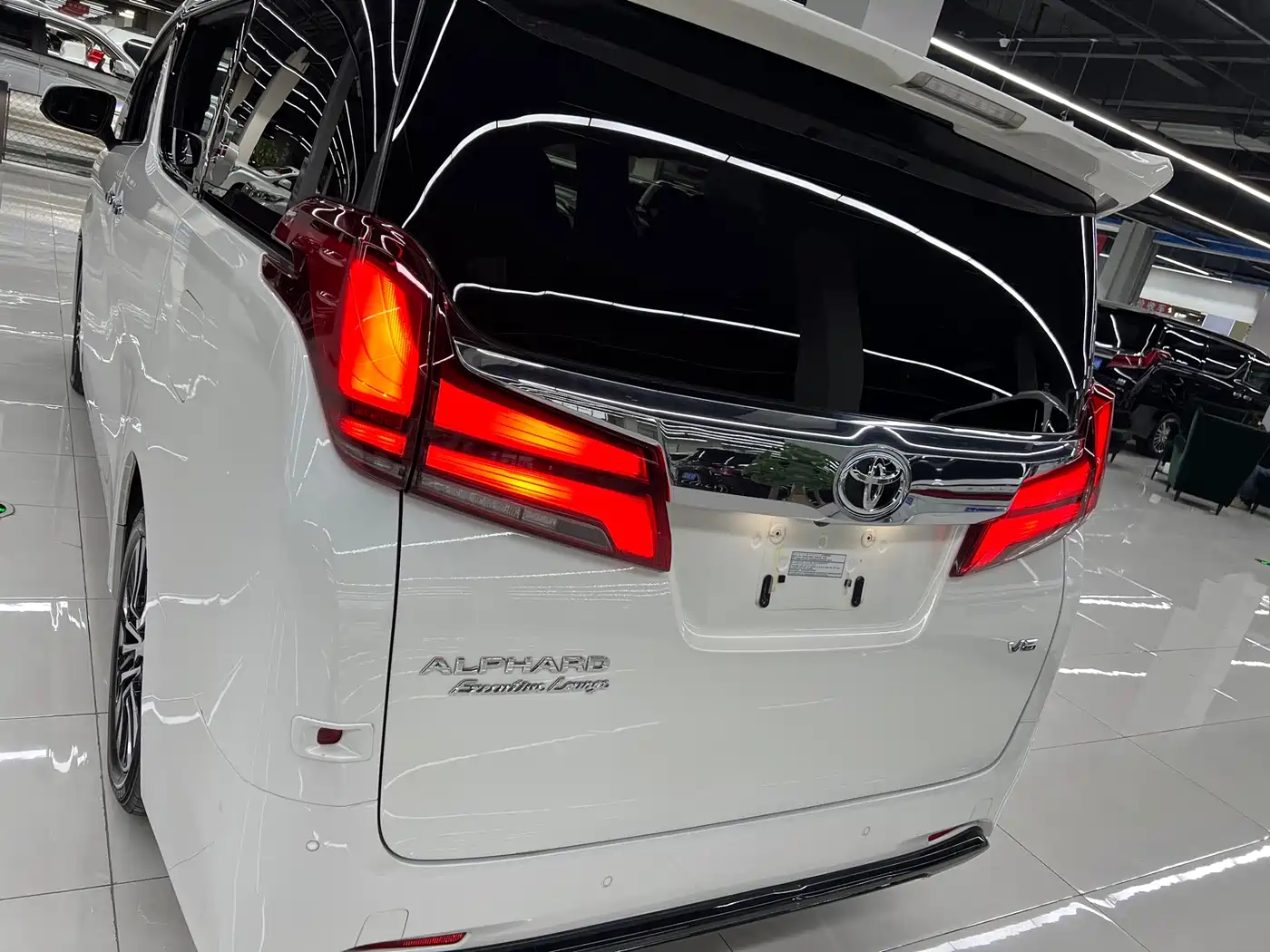 Toyota Alphard 2018 Facelift 3.5L Premium Edition фото 7