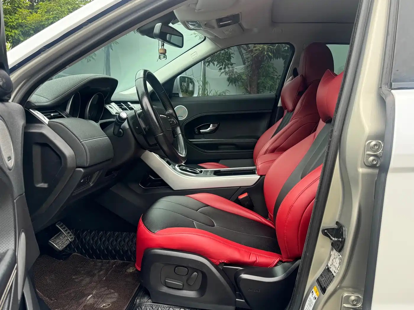 Land Rover Range Rover Evoque (Import) 2014 2013 2.0T 5-door Dynamic Edition