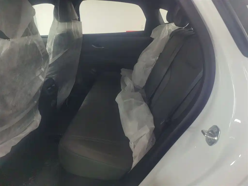 BYD Qin PLUS 2026 DM-i Smart Edition 128KM Progressive фото 17