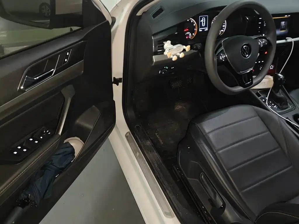 Volkswagen Lavida 2021 1.5L Auto Comfort Edition фото 12
