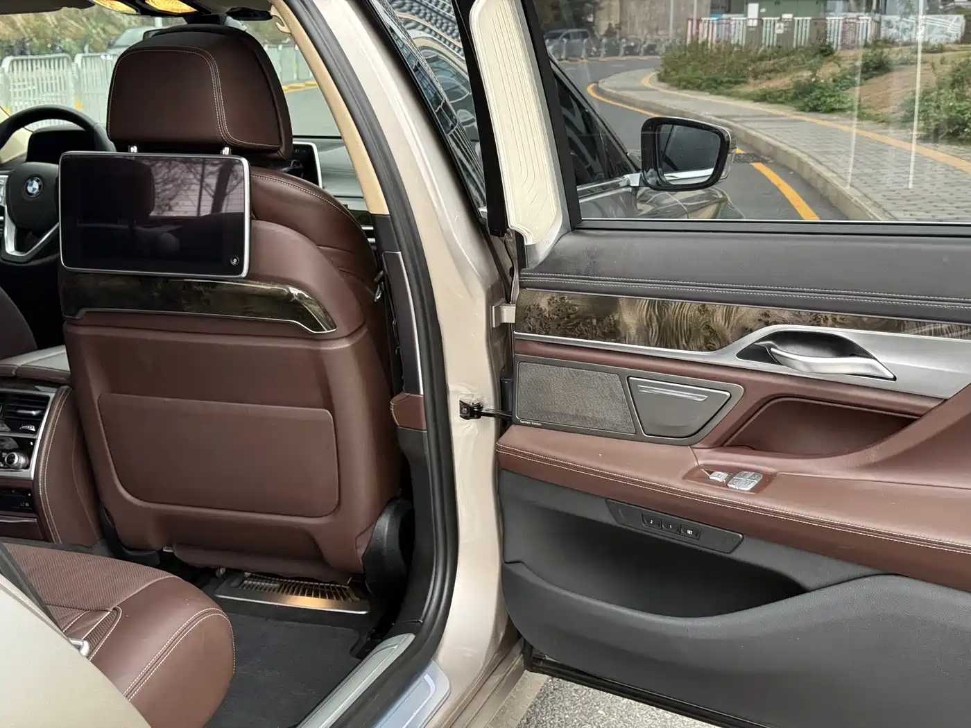 BMW 7 Series 2018 730Li Premium Type Excellence Package фото 16