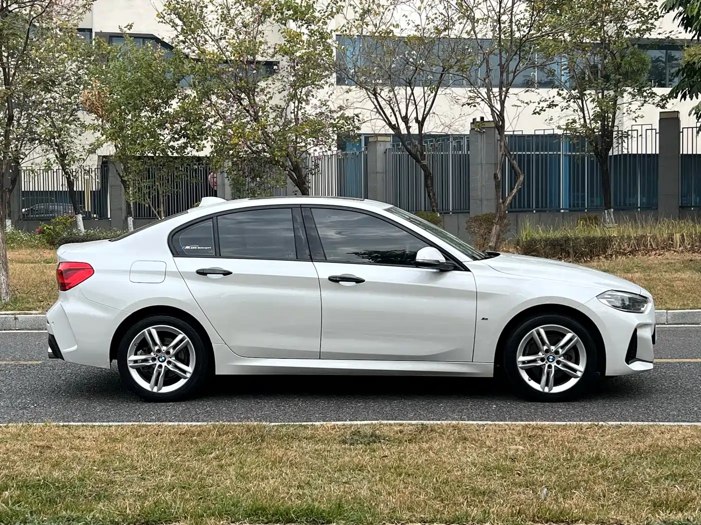 BMW 1 Series 2020 Model 120i M Sport Package фото 4