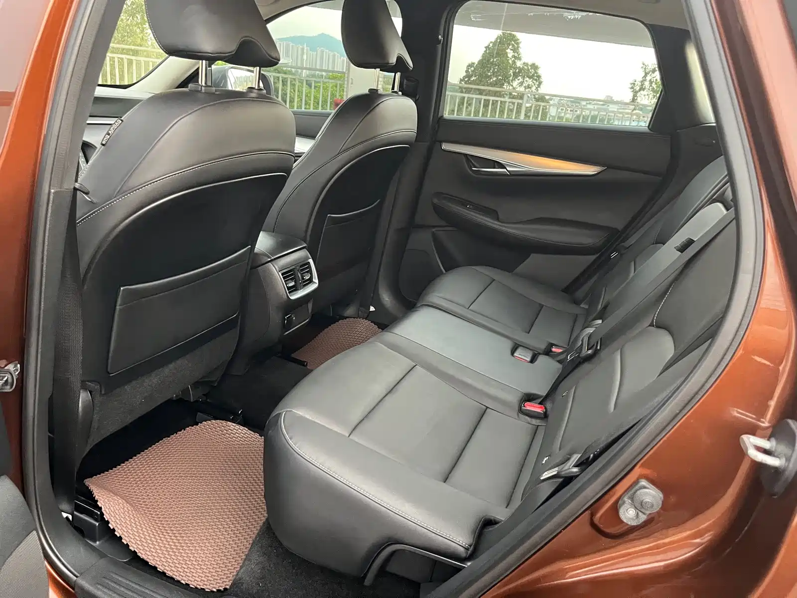 Photo 17 - Infiniti QX50