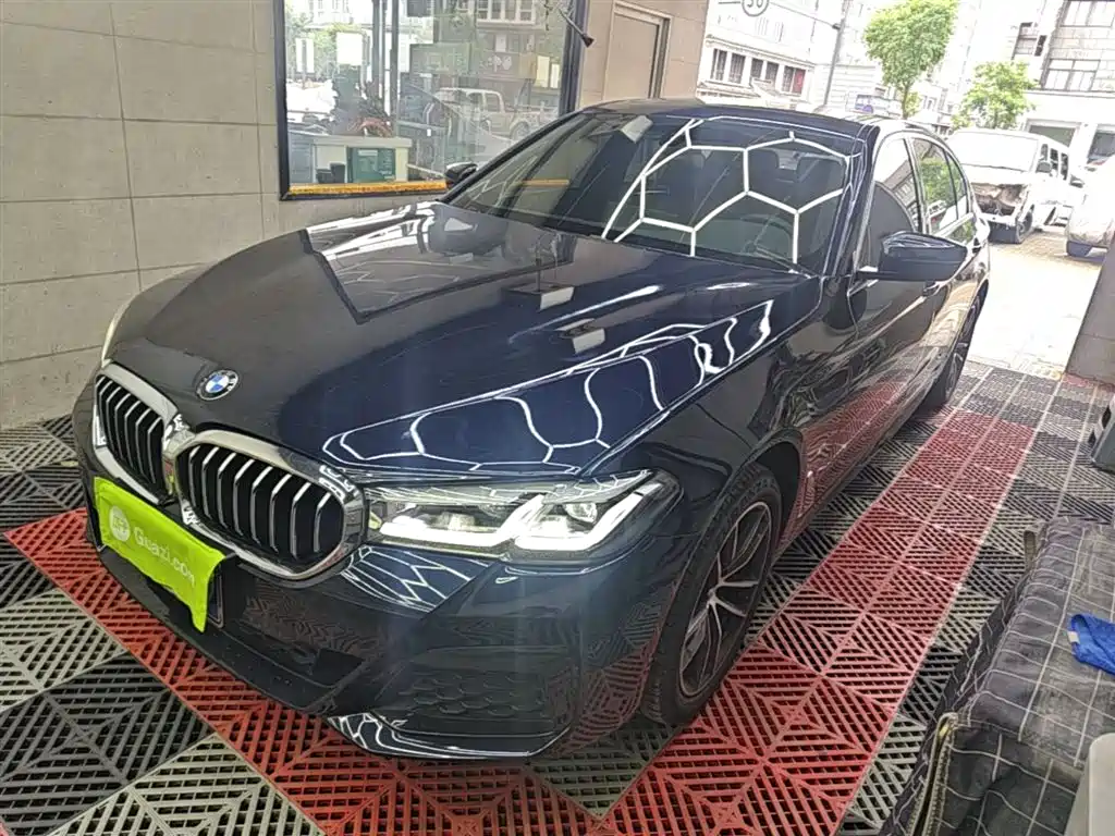 BMW 5 Series 2022 Model Second Facelift 525Li M Sport Package фото 2