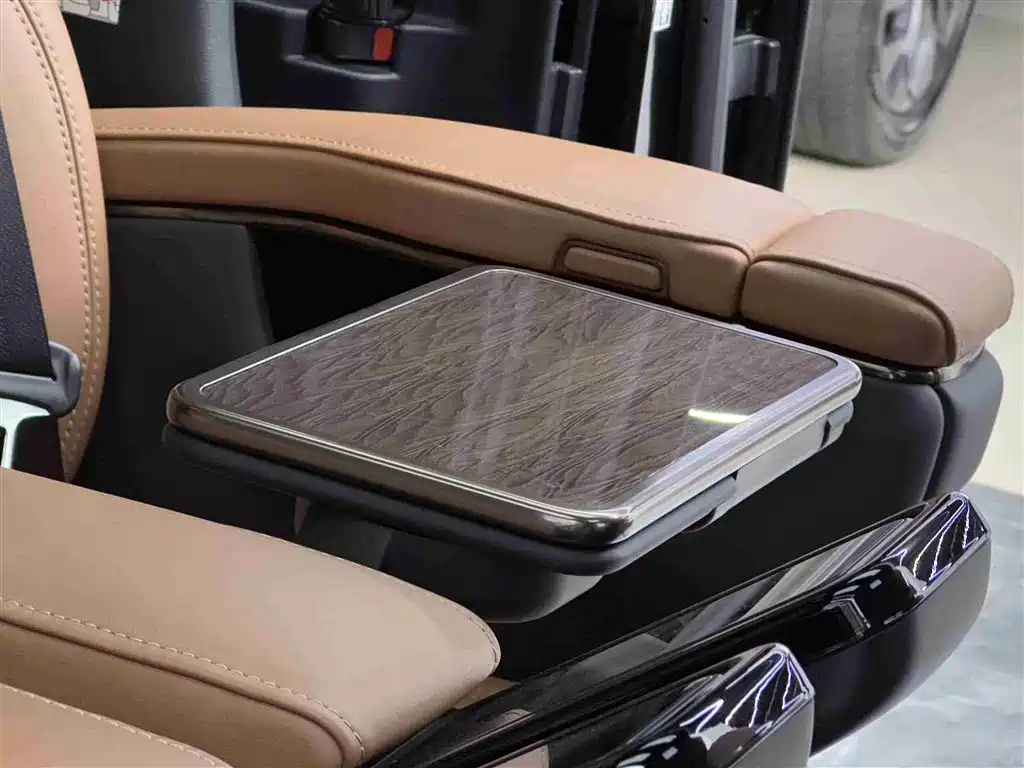 Toyota Vellfire 2024 Crown Hybrid 2.5L Executive Premium Edition фото 13
