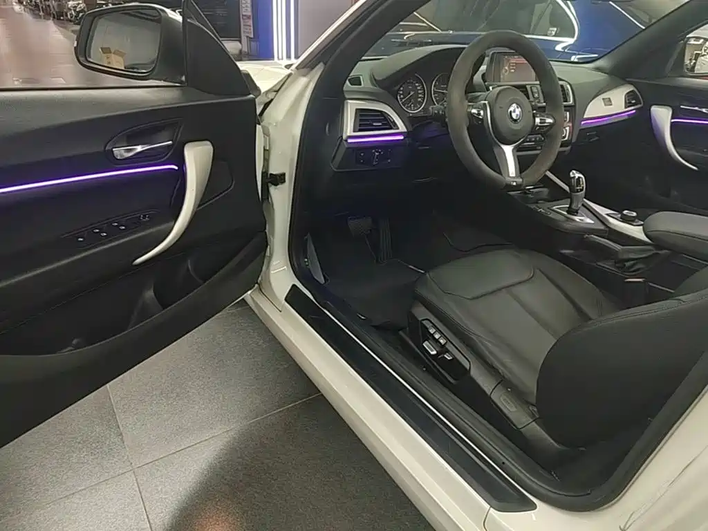 BMW 2 Series (Import) 2016 2015 220i Convertible Coupe Leading