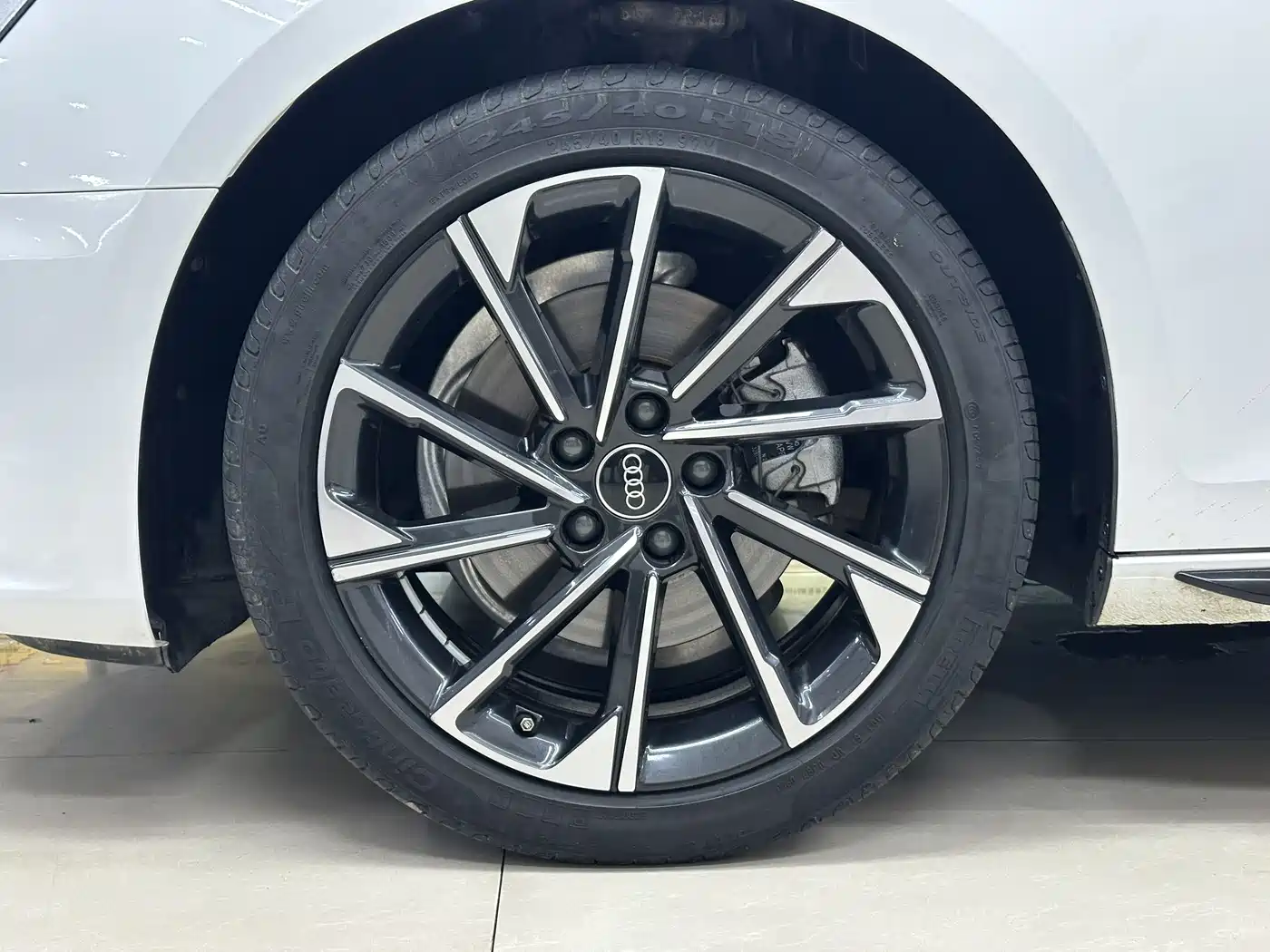 Audi A4L 2023 40 TFSI Luxury Sport фото 24