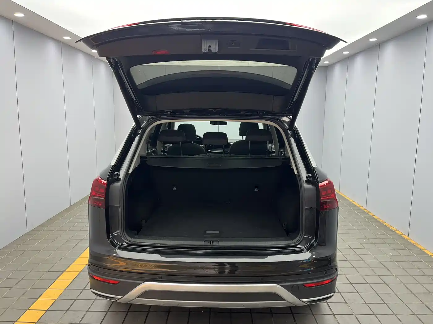 Volkswagen Tayron 2022 280TSI 2WD Luxury Smart Connect Edition фото 19