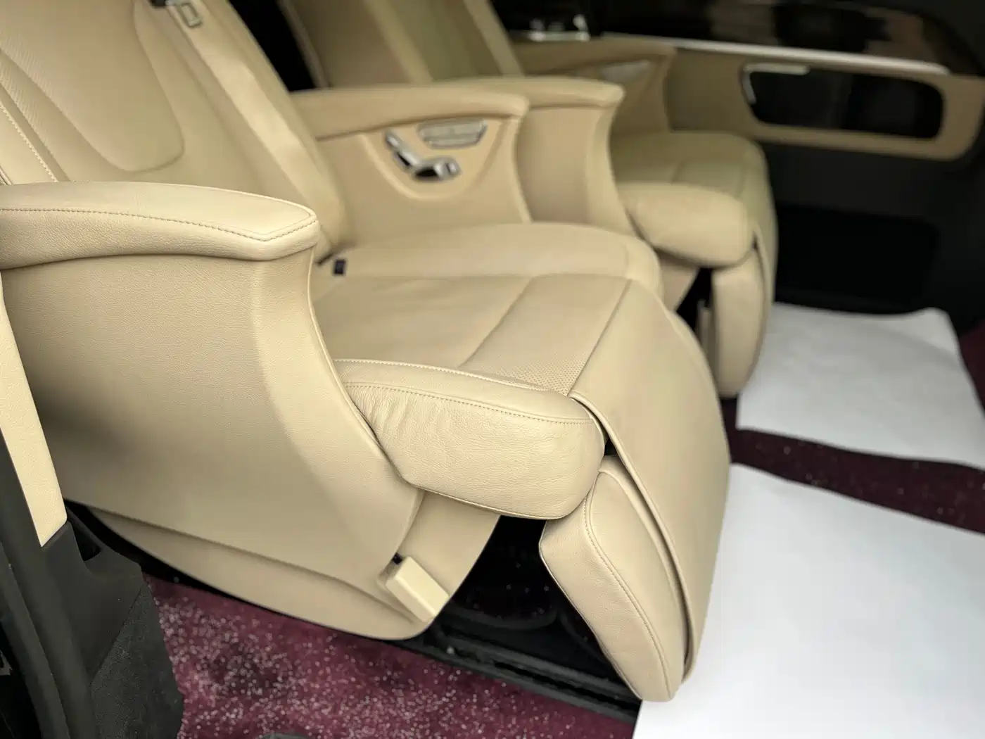 Mercedes-Benz V-Class 2018 V 260 L Premium Long Wheelbase Edition China VI фото 28