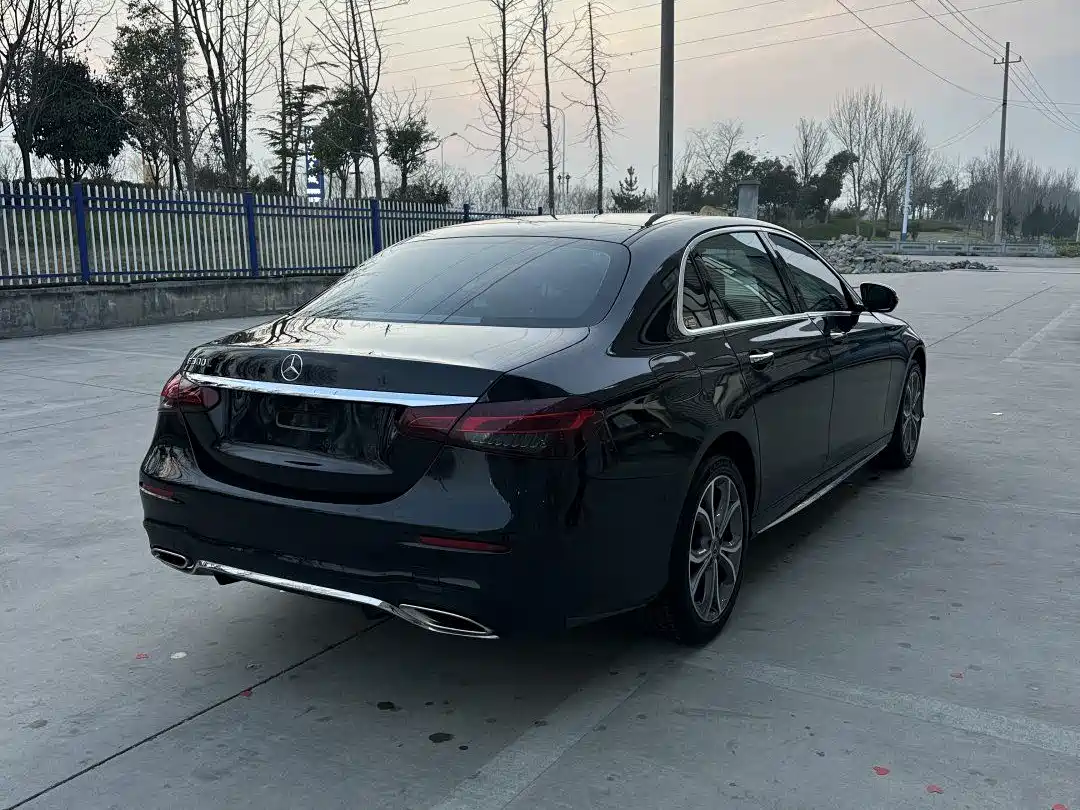 Mercedes-Benz E-Class 2022 E 300 L Sport Fashion фото 8