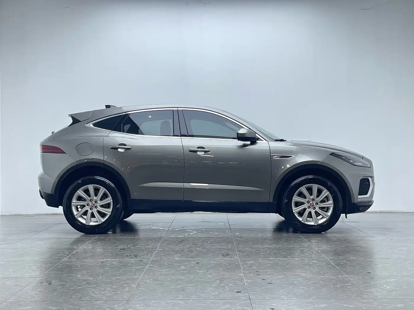 Jaguar E-PACE 2024 2024 Youth Sport Edition R-DYNAMIC