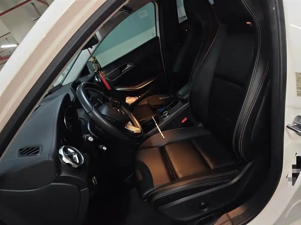 Mercedes-Benz GLA 2018 GLA 200 Fashion фото 8