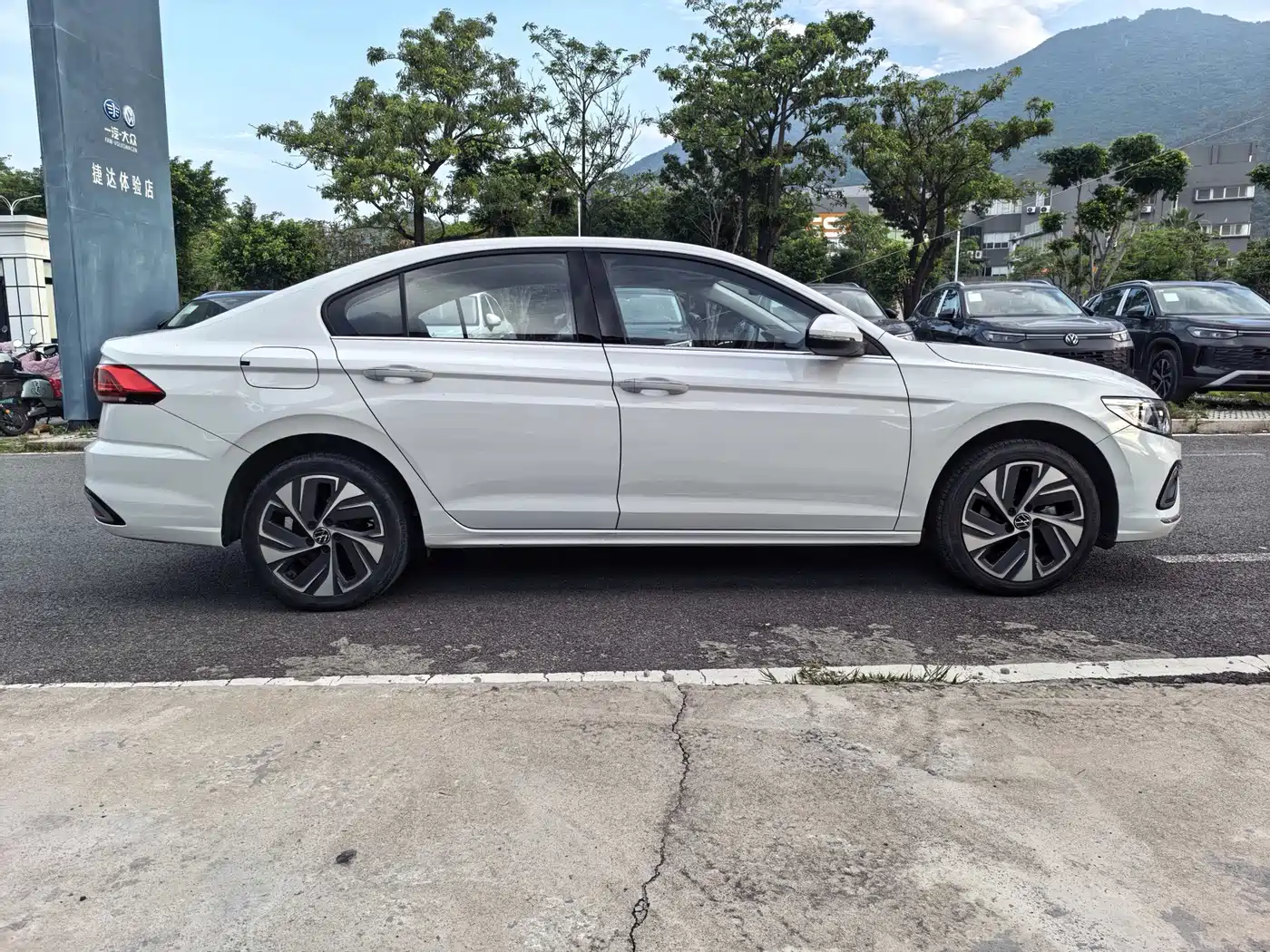 Volkswagen Bora 2023 200TSI DSG Yuexing PRO Edition фото 12
