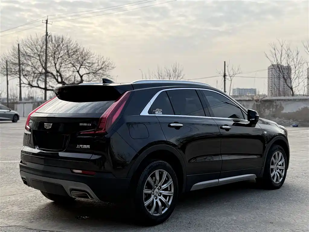 Cadillac XT4 2021 28T FWD Premium Edition фото 13