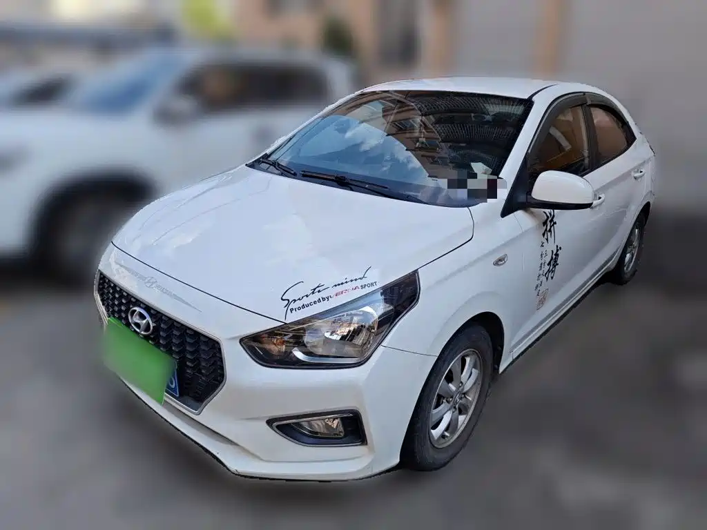 Hyundai Verna 2019 2017 1.4L Manual Colorful Connected Edition China VI
