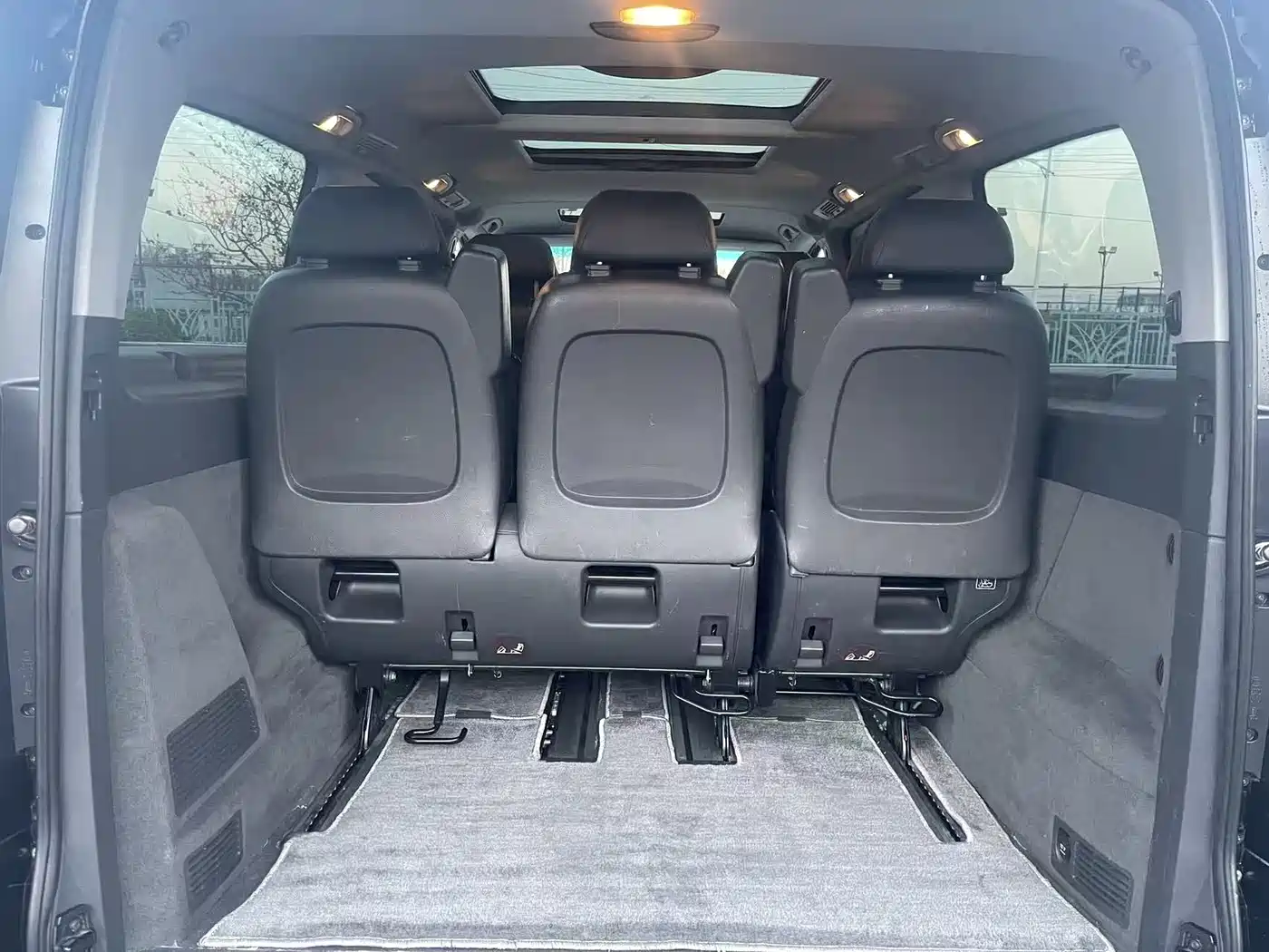 Mercedes-Benz Viano (Import) 2011 3.5L 125th Anniversary Edition 7-Seater фото 18