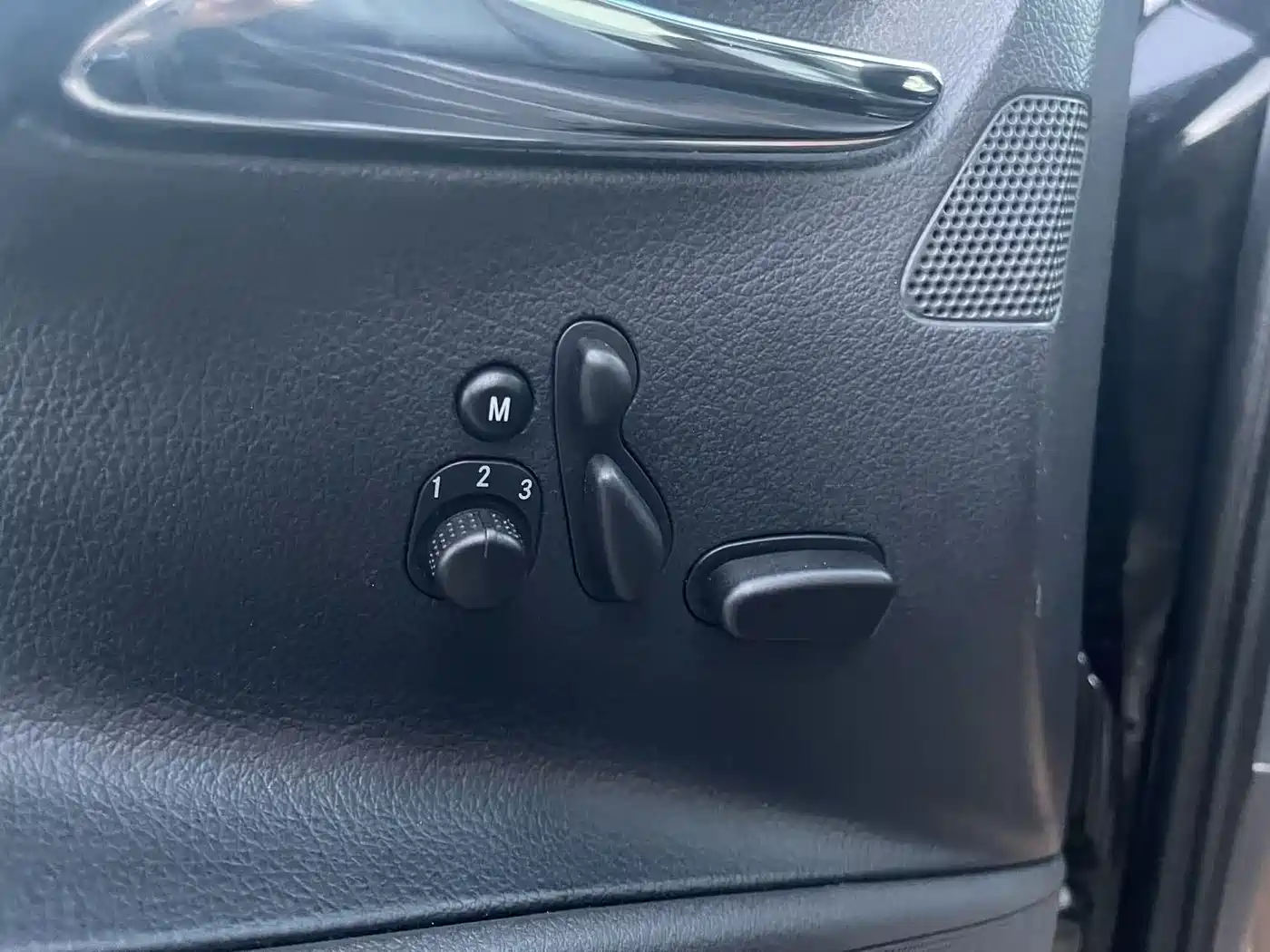 Mercedes-Benz Viano (Import) 2011 3.5L 125th Anniversary Edition 7-Seater фото 22