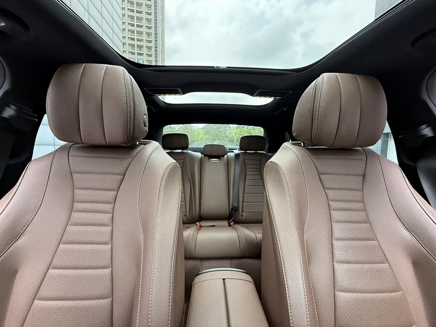 Mercedes-Benz E-Class 2023 E 300 L Sport Fashion фото 12
