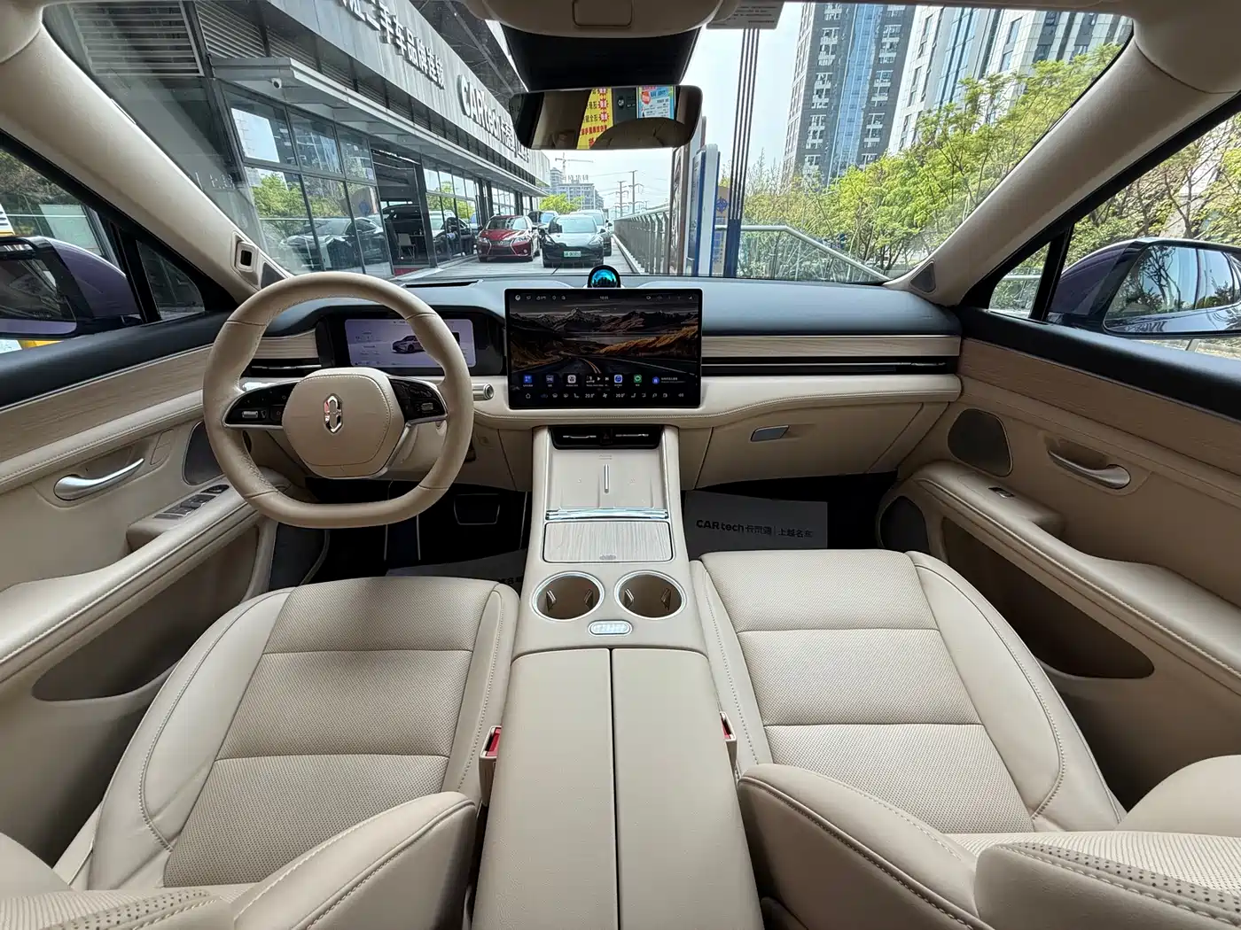 AITO Wenjie AITO M5 2025 Extended Range Ultra AWD фото 10