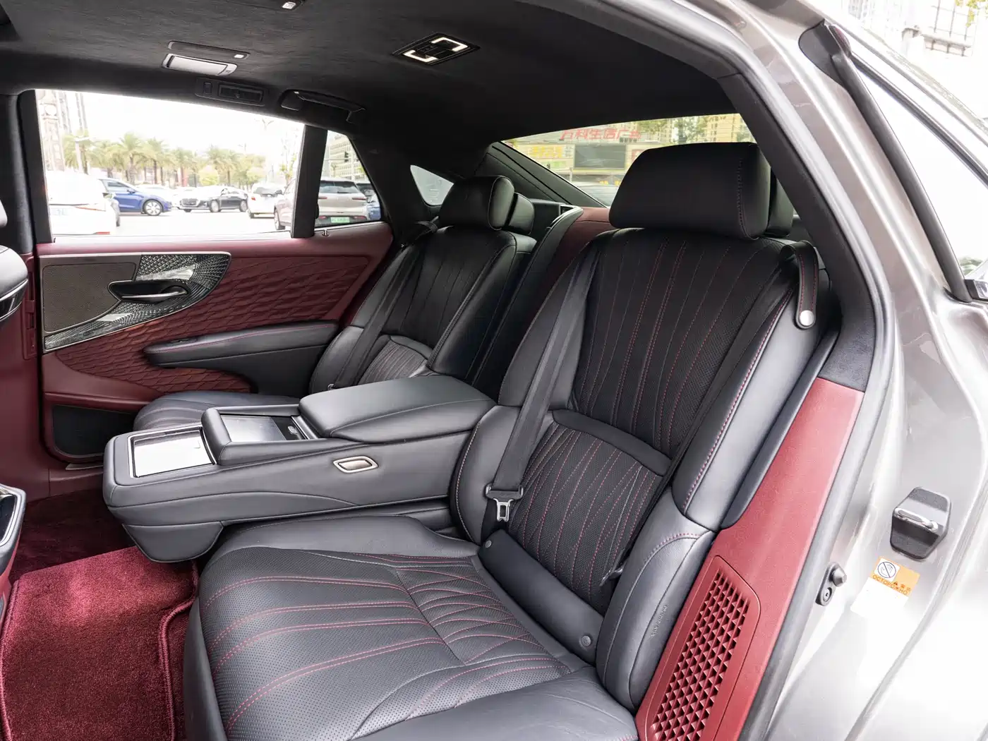Lexus LS 2021 500h Executive Edition фото 12