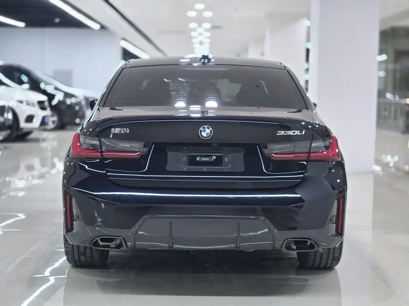 BMW 3 Series 2025 330Li M Sport Night Edition фото 4