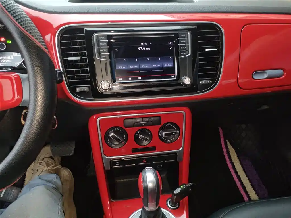 Volkswagen Beetle 2017 180TSI Enjoy фото 5