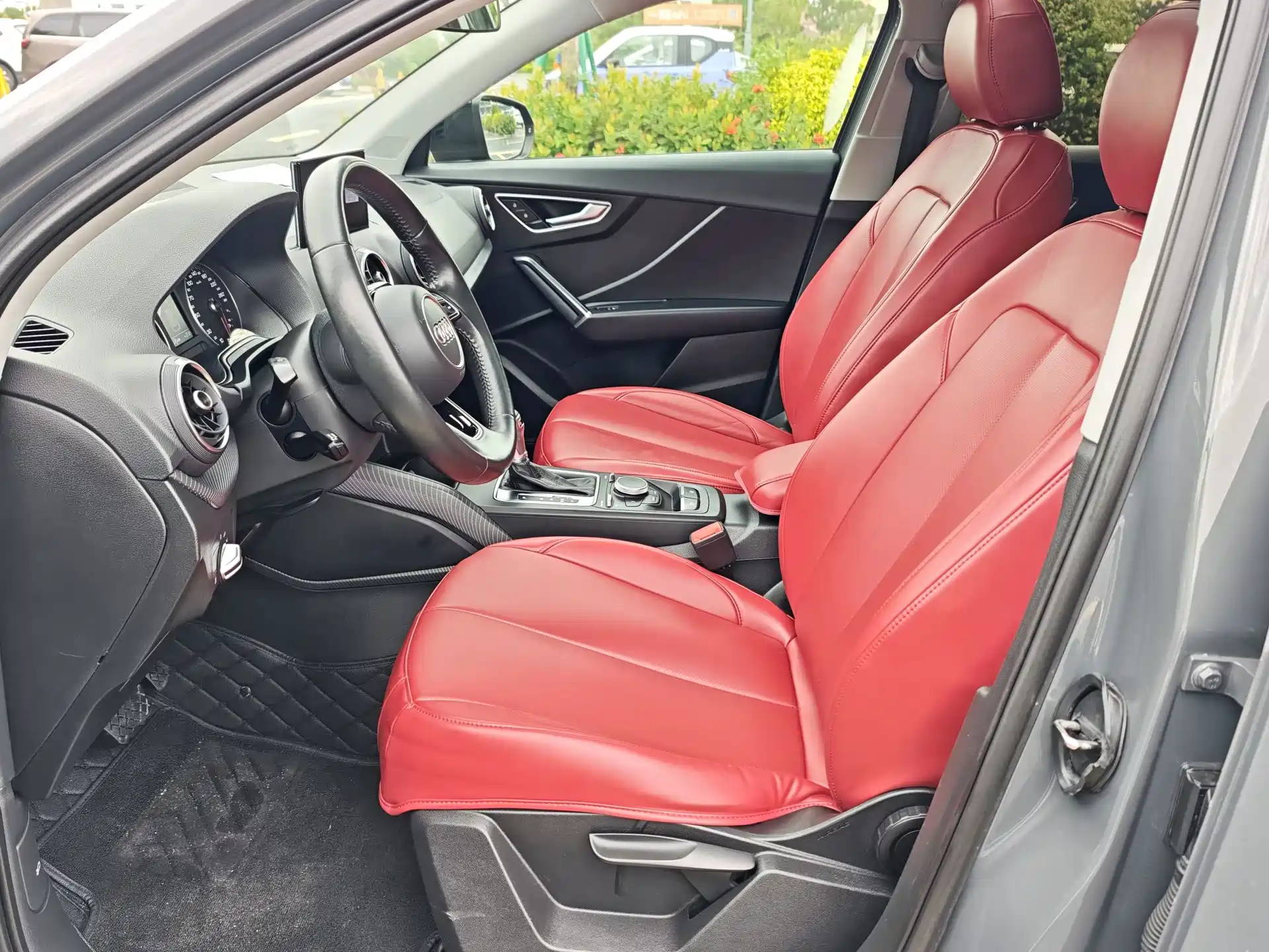 Photo 14 - Audi Q2L