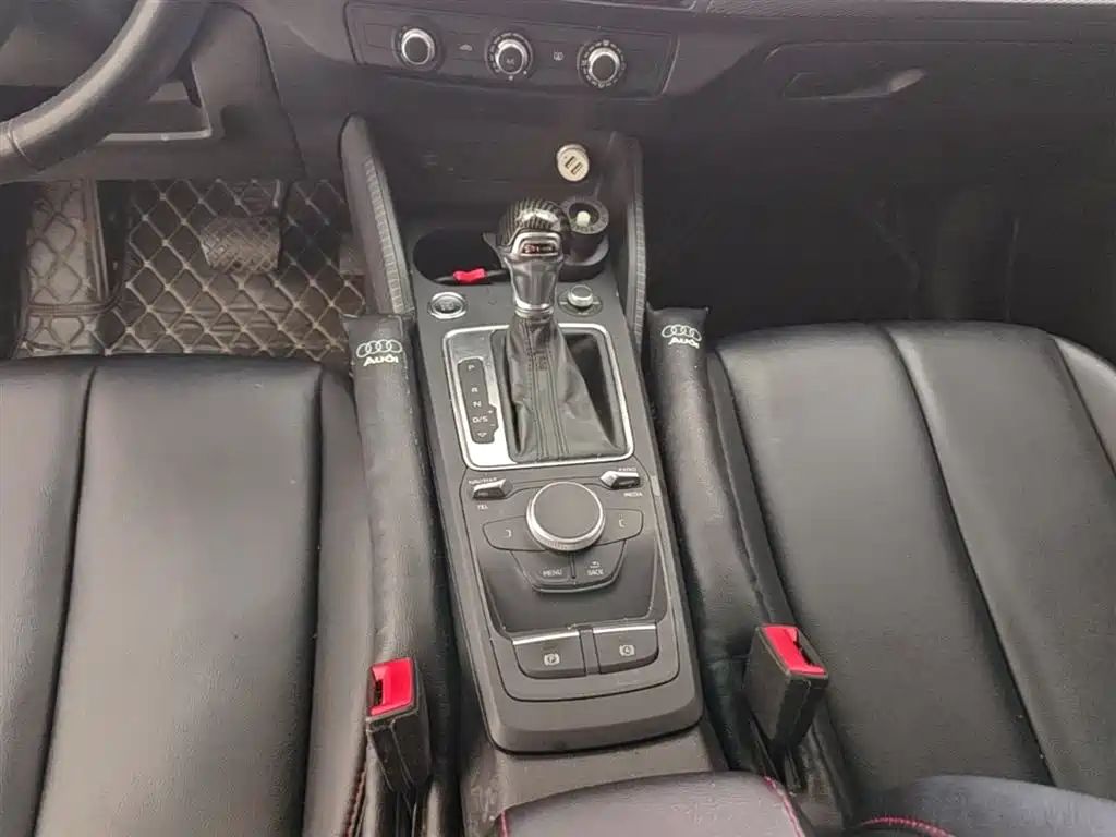 Audi Q2L 2018 35 TFSI Launch Exclusive Edition China VI фото 14