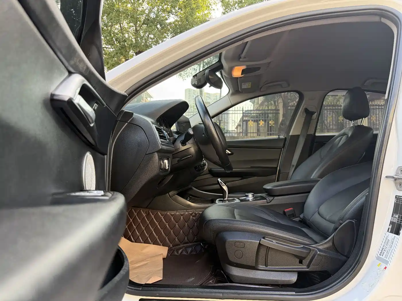 BMW 1 Series 2022 120i M Sport фото 8