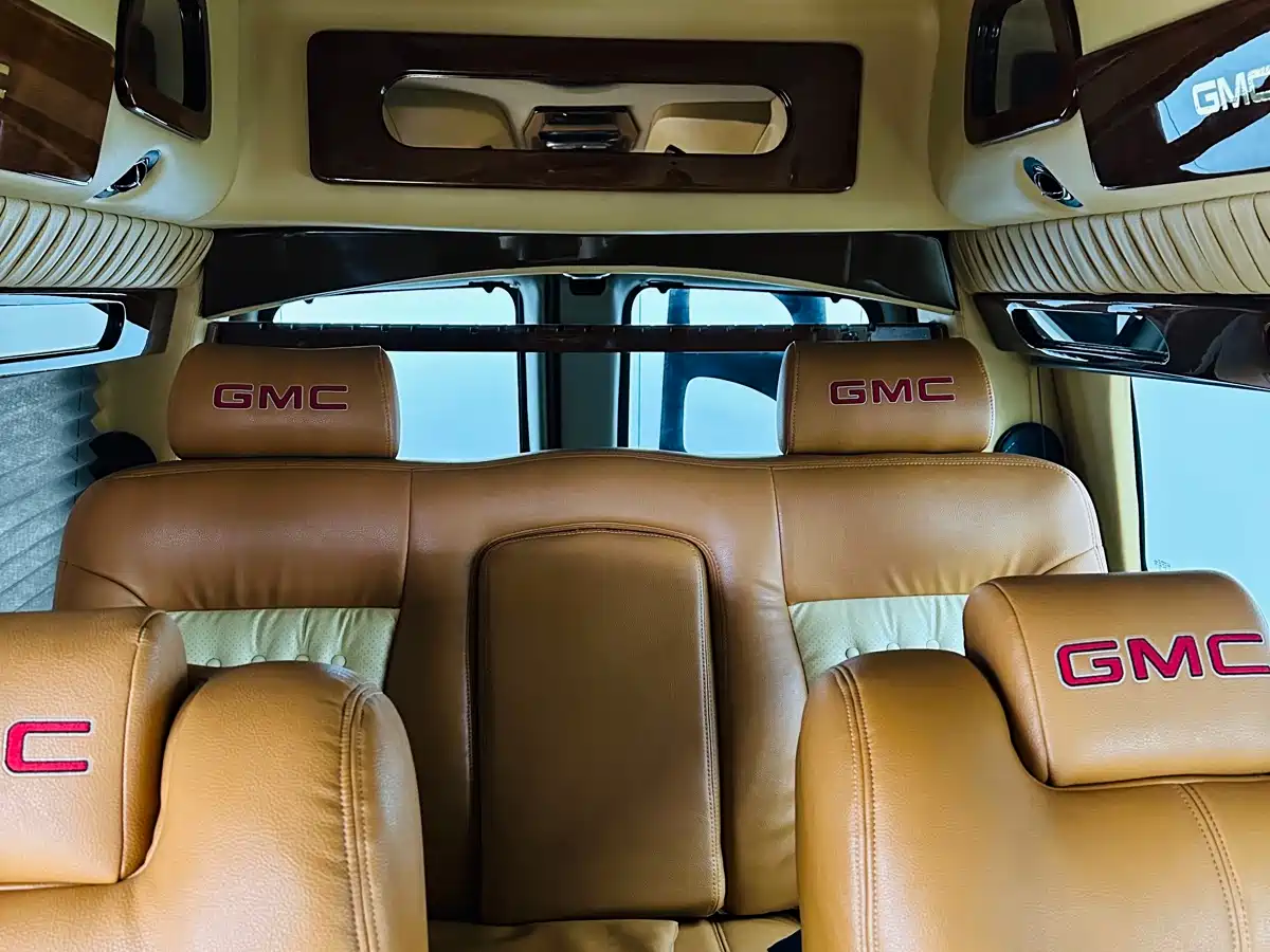 GMC Savana 2012 2011 6.0L Business Star 10-seater
