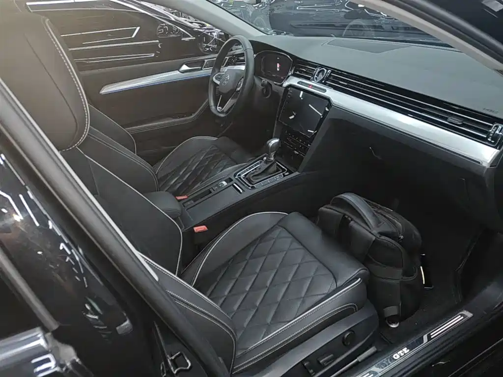 Volkswagen Magotan GTE Plug-in Hybrid 2022 GTE Luxury фото 25