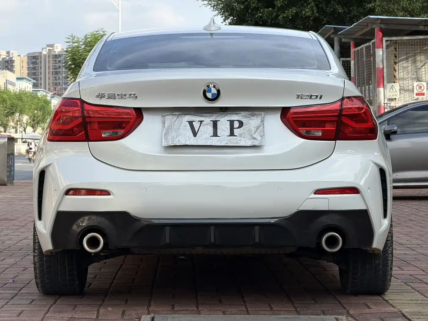 BMW 1 Series 2022 120i M Sport фото 7