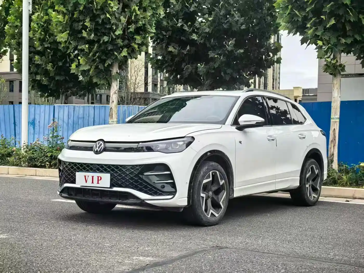 Volkswagen Tiguan L 2025 PRO 380TSI 4WD R-Line Smart Leader Edition