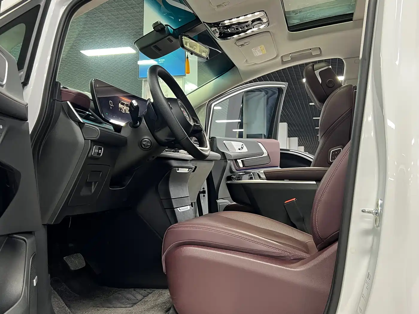 Buick Century 2025 2.0T 6-Seater World Edition фото 8