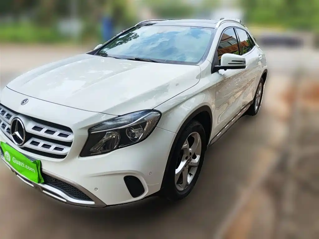 Mercedes-Benz GLA 2018 GLA 200 Dynamic фото 2