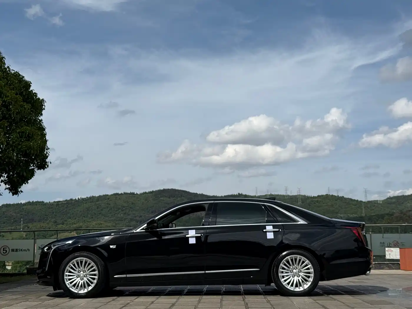 CADILLAC CT6