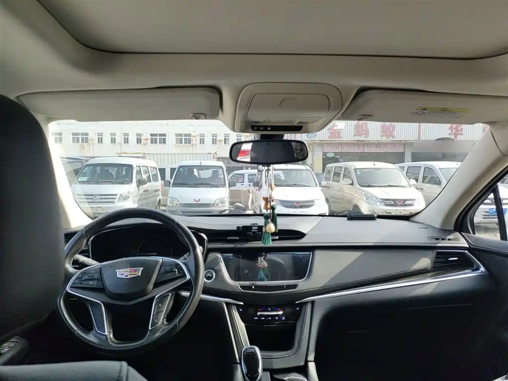 Cadillac XT5 2016 25T Luxury Model фото 18
