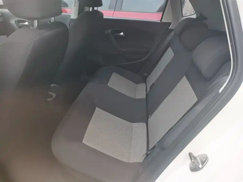 Volkswagen Polo 2016 1.4L Manual Trend фото 17