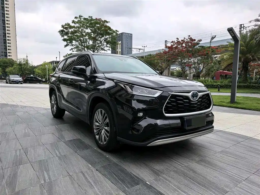 TOYOTA HIGHLANDER