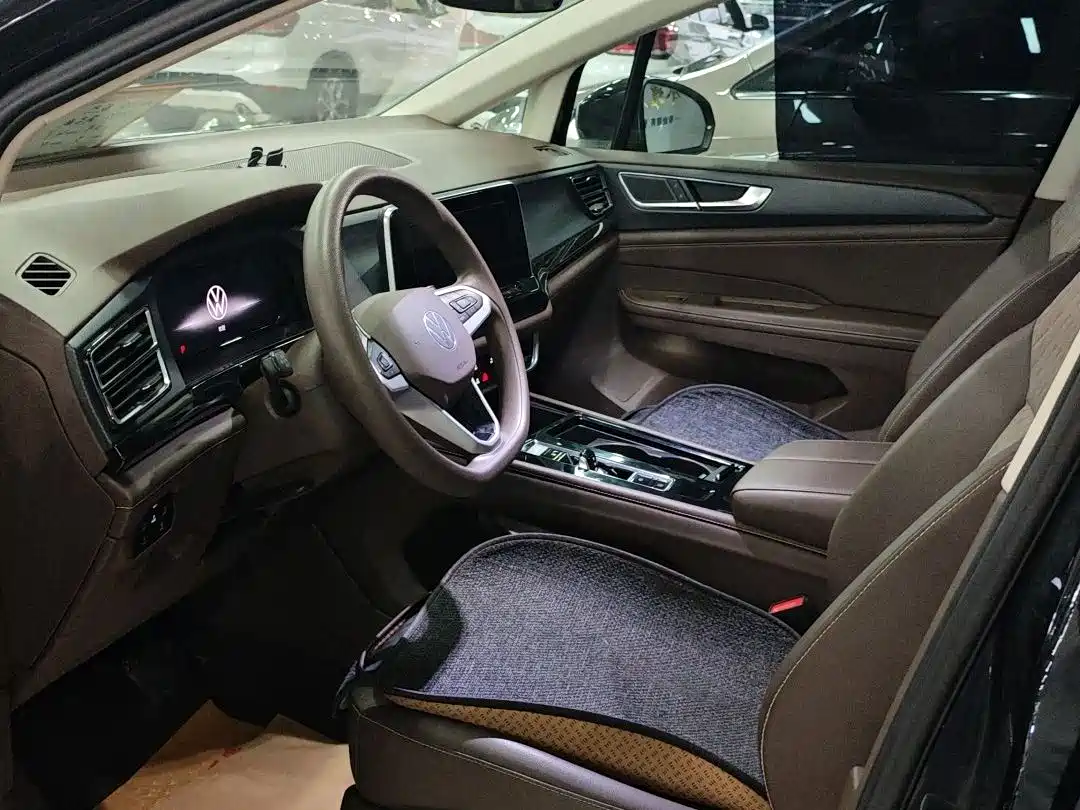 Volkswagen Viloran 2023 330TSI Business Edition фото 8