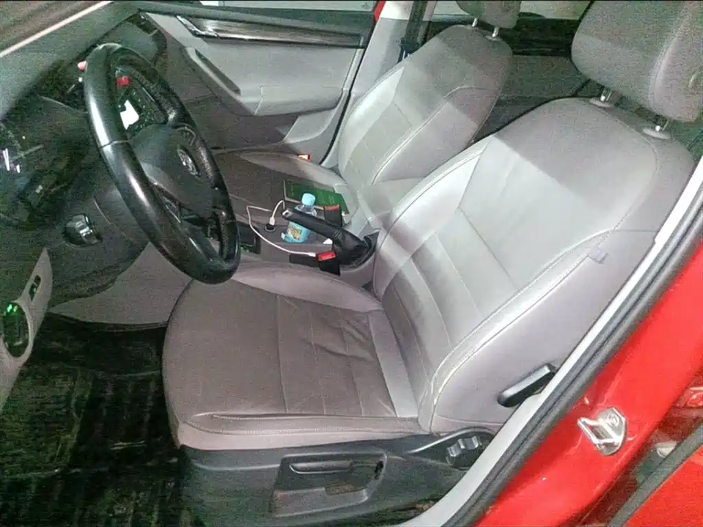 Škoda Octavia 2015 1.6L Automatic逸杰版 фото 14