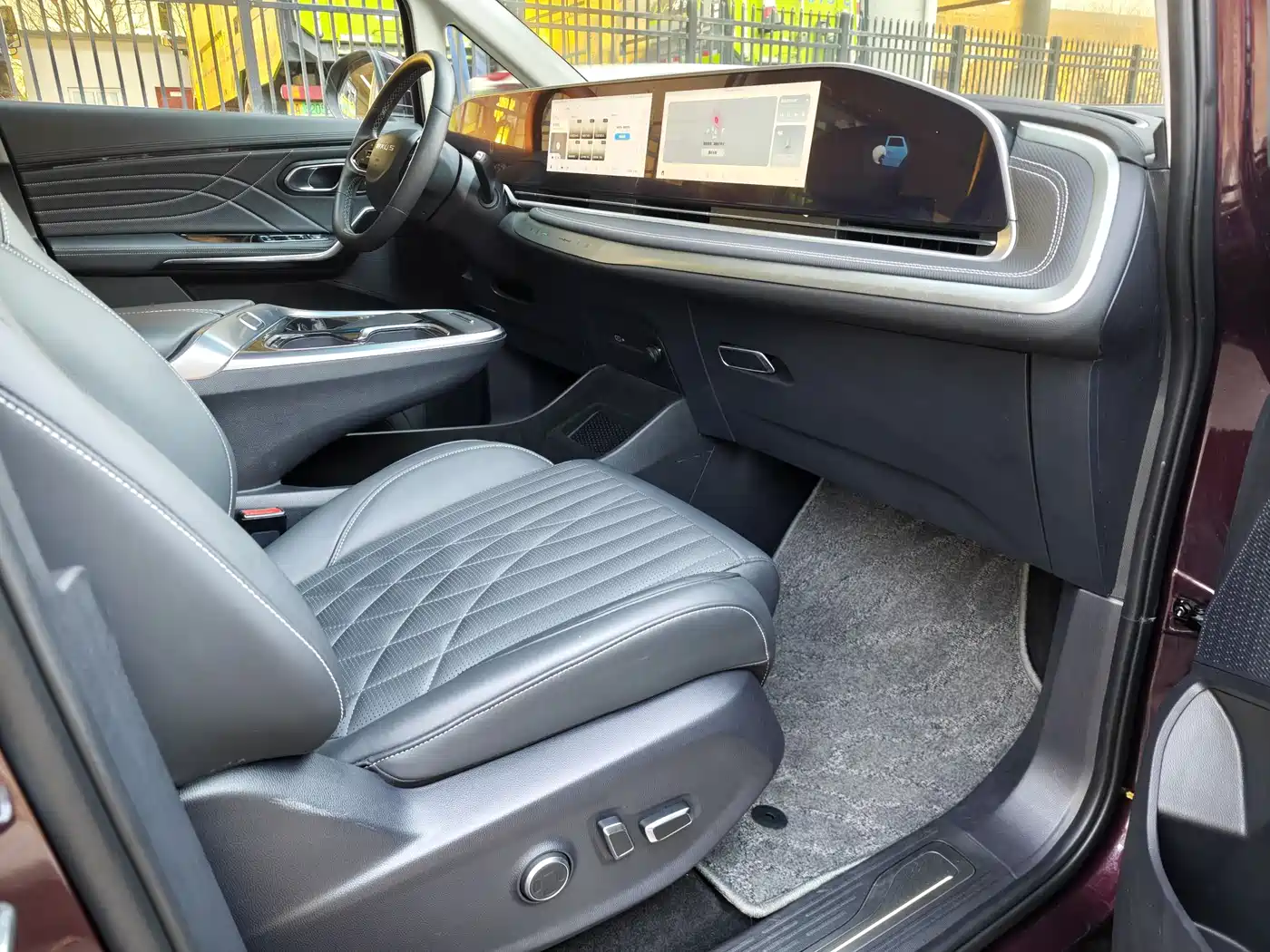 SAIC Maxus Maxus G90 2024 2.0T Interstellar 7-Seater фото 16