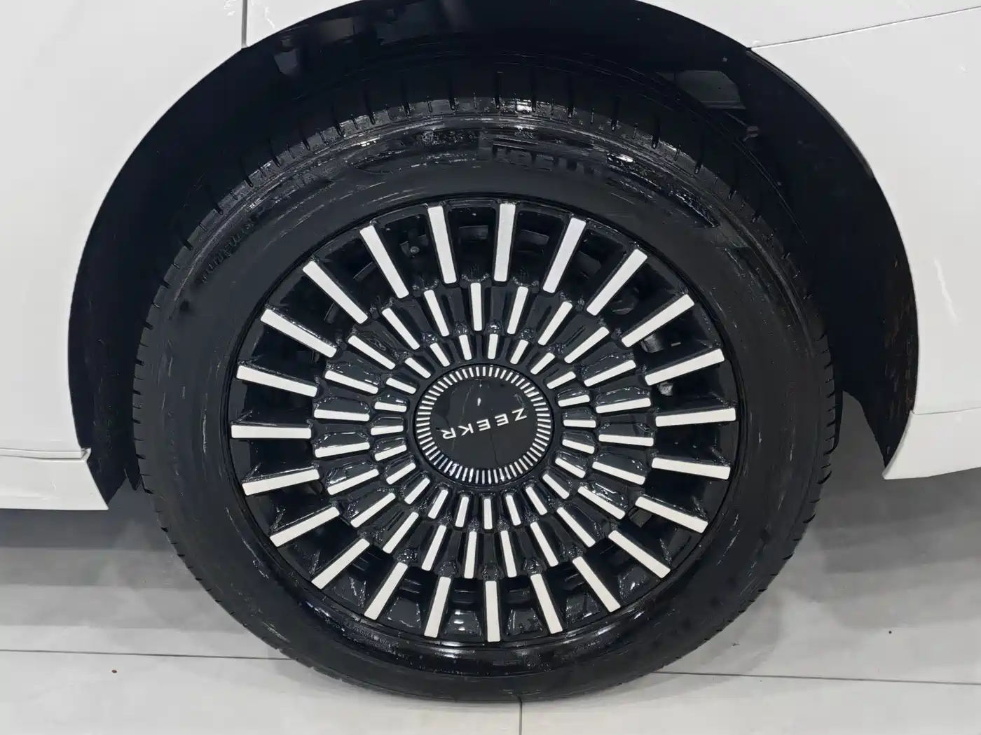 ZEEKR EXTREME KRYPTON 009