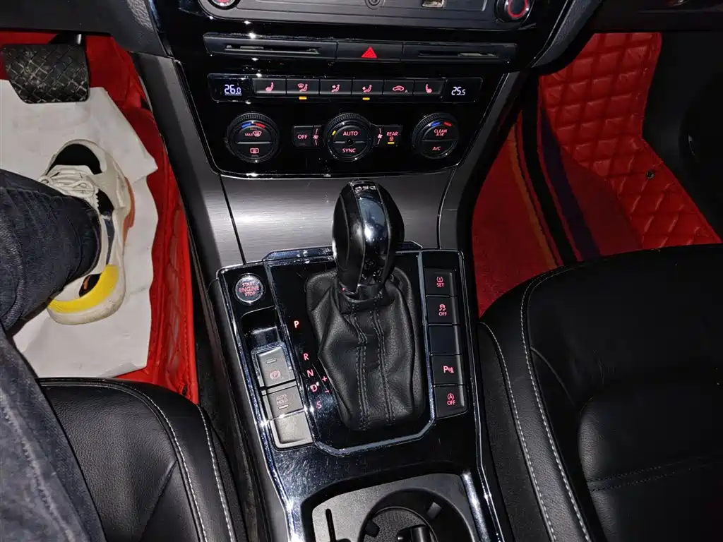 Volkswagen Passat 2017 330TSI DSG Prestige фото 11